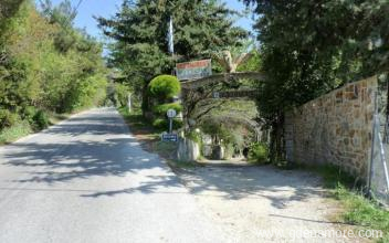 &Delta;&omega;&mu;ά&tau;&iota;&alpha; &Sigma;&upsilon;&rho;ό&pi;&omicron;&upsilon;&lambda;&omicron;&sigmaf;, &epsilon;&nu;&omicron;&iota;&kappa;&iota;&alpha;&zeta;ό&mu;&epsilon;&nu;&alpha; &delta;&omega;&mu;ά&tau;&iota;&alpha; &sigma;&tau;&omicron; &mu;έ&rho;&omicron;&sigmaf; Megalo Kazaviti, Greece