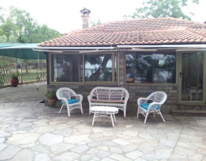 Sofia's Beachfront House, privatni sme&scaron;taj u mestu Vourvourou, Grčka - sofias-beachfront-house-vourvourou-sithonia-1