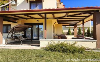 Villa privata soleggiata, alloggi privati a Sani, Grecia