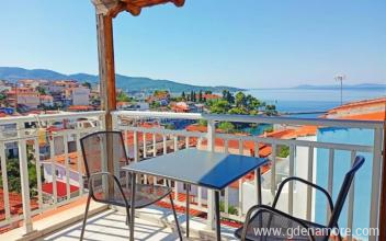 Charistos House, private accommodation in city Neos Marmaras, Greece