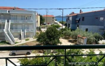 Appartement EscaPeramos, logement priv&eacute; &agrave; Nea Peramos, Gr&egrave;ce