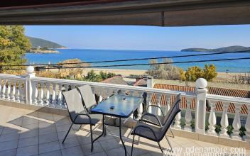 Apartmaji Leonidas, zasebne nastanitve v mestu Nea Peramos, Grčija