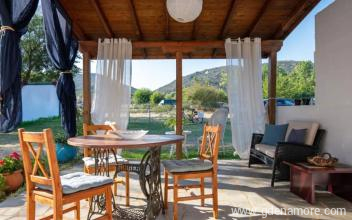 Maison Pano S, logement priv&eacute; &agrave; Kalamitsi, Gr&egrave;ce