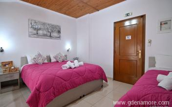 Evelyn Villa, private accommodation in city Asprovalta, Greece