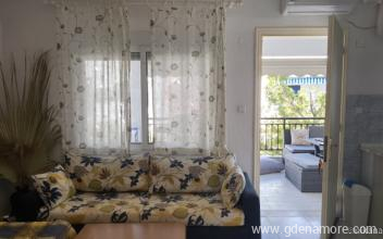 La Casa Blue Apartment, Mag&aacute;n sz&aacute;ll&aacute;s a k&ouml;zs&eacute;gben Toroni, G&ouml;r&ouml;gorsz&aacute;g