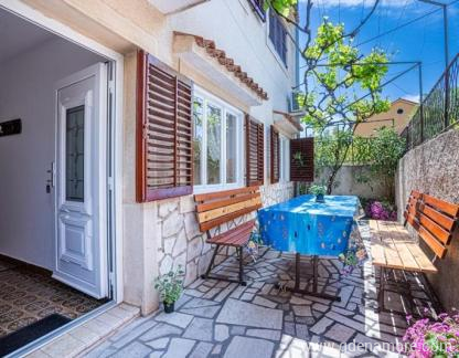 Apartamentos Mariza, alojamiento privado en Cres, Croacia - 521771261