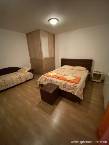 Apartman 3 en Kuca Kalezic, alojamiento privado en Budva, Montenegro