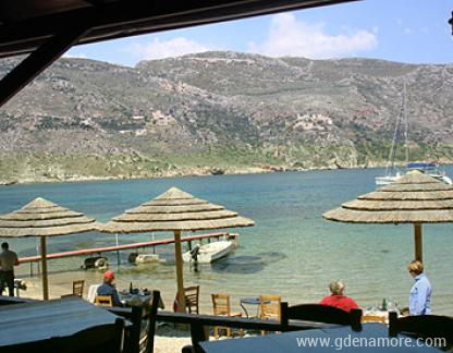 Akrotiri Rooms &amp; Restaurant, alojamiento privado en Porto Kagio, Grecia - Restaurant