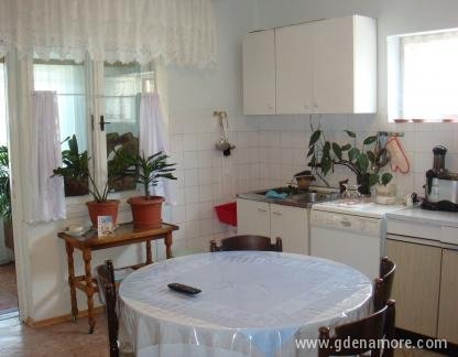 Традиционные апартаменты Мария в Угляне, Частный сектор жилья Углан, Хорватия
