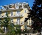 Appartamenti Tre Rose a Riccione Www.AppartamentiTreRose.IT privato., частни квартири в града Rimini, Италия