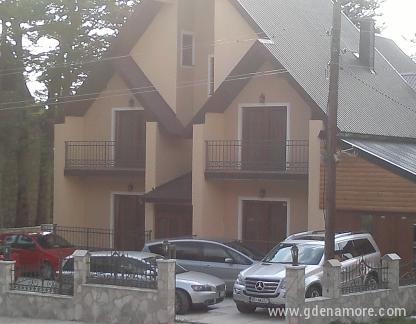 Apartamentos Villa de monta&ntilde;a, alojamiento privado en Žabljak, Montenegro