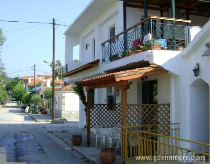 ELEFTHERIA ROOMS, Privatunterkunft im Ort Halkidiki, Griechenland