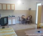 Iznajmljuju se apartmani i sobe turistima u centru Ohrida, Privatunterkunft im Ort Ohrid, Mazedonien