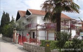 VODICE-WILLA SARAJEVO, privat innkvartering i sted Vodice, Kroatia