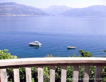 Beachfront apartments, private accommodation in city Kra&scaron;ići, Montenegro