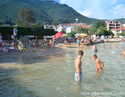 &Delta;&iota;&alpha;&mu;&epsilon;&rho;ί&sigma;&mu;&alpha;&tau;&alpha; Neno Mustur, ενοικιαζόμενα δωμάτια στο μέρος Djenović, Montenegro