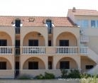 Apartmani Botica, privatni smeštaj u mestu Vodice, Hrvatska