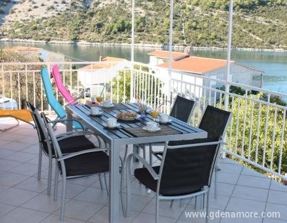 Apartment VITANOV, private accommodation in city Vini&scaron;će, Croatia