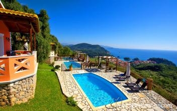 Apolis Villas Parga, частни квартири в града Parga, Гърция