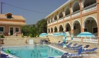 Rentaki Villas Apartments, частни квартири в града Zakynthos, Гърция