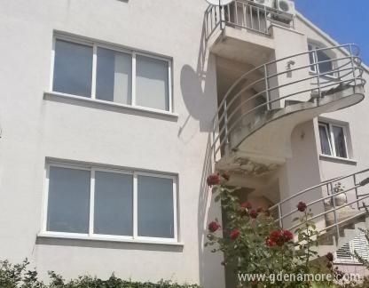 apartment Krajancic, private accommodation in city lumbarda, Croatia - ulaz za apartman