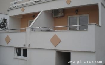 APARTMANI STANIČIĆ, privatni smeštaj u mestu Baška Voda, Hrvatska