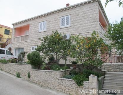 Apartamentos KATARINA, alojamiento privado en Korčula, Croacia - Kuća