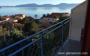 Apartments Nikolic, private accommodation in city Gradac, Croatia