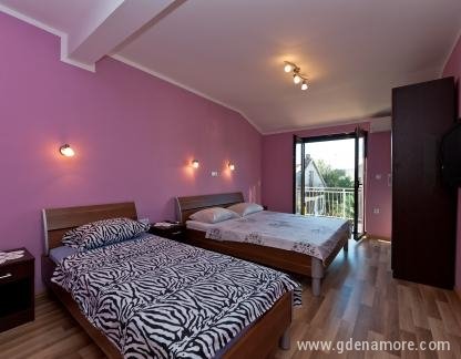 Appartamenti Trojanovic, alloggi privati a Tivat, Montenegro - Apartman 1