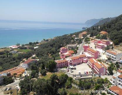 The Pink Palace, zasebne nastanitve v mestu Corfu, Grčija