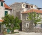 Apartment Andrija Klarin, private accommodation in city Jezera, Croatia