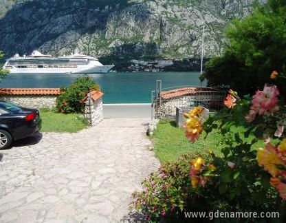 House Cirkovic-Prcanj, private accommodation in city Prčanj, Montenegro