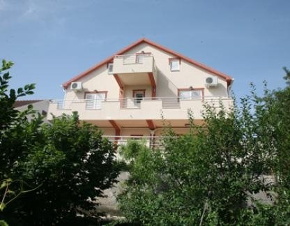 Apartmanok Kalezic, Magán szállás a községben Radovići, Montenegr&oacute;