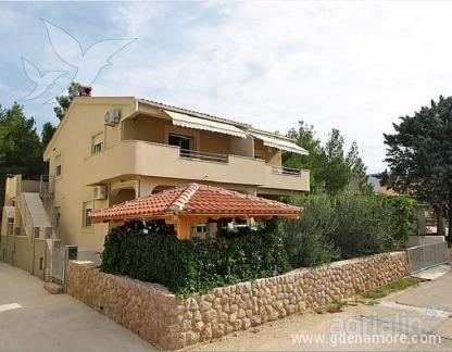 Apartamentos Ribnica, alojamiento privado en Ribnica, Croacia