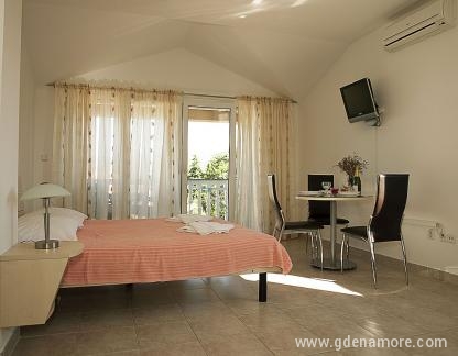 Apartments Ivica Silo - Krk, private accommodation in city Krk &Scaron;ilo, Croatia