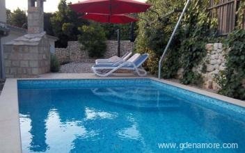 Apartment in Makarska with pool, private accommodation in city Makarska, Croatia