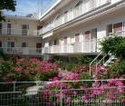 Juli Apartments, privatni smeštaj u mestu Nea Potidea, Grčka