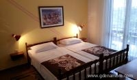 Apartamento y habitaciones Janovic, alojamiento privado en Budva, Montenegro
