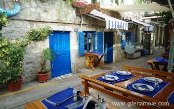 Apartmanok "Tri Ribara", Magán szállás a községben Rafailovići, Montenegró