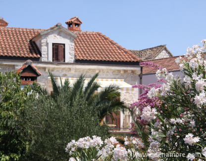 Villa Rustika, Privatunterkunft im Ort Brač Sutivan, Kroatien - The House