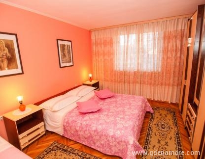 Appartement Pavlinovic 5 + 1, logement privé à Makarska, Croatie