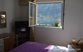 Stan sa pogledom na more, privat innkvartering i sted Kotor, Montenegro