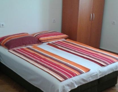 APARTAMENTOS STARINAC, &Iacute;GALO, alojamiento privado en Igalo, Montenegro