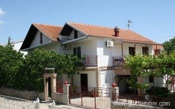 VODICE -WILLA SARAJEVO***-IZNAJMLJIVANJE APARTMANA, privatni smeštaj u mestu Vodice, Hrvatska