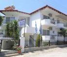 Los Apartamentos Meltemaki, alojamiento privado en Nea Skioni, Grecia