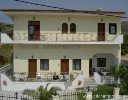 Апартаменти Тритон, частни квартири в града Nea Skioni, Гърция