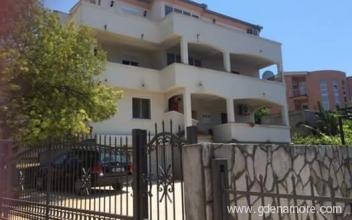 Sabina leiligheter, privat innkvartering i sted Dobre Vode, Montenegro