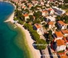 Апартаменти Лина, частни квартири в града Gradac, Хърватия