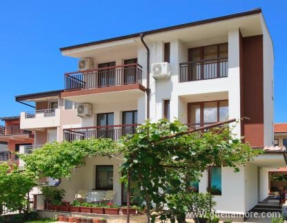 Villa Blazeski, частни квартири в града Ohrid, Mакедония