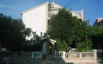 APARTMENTS DANICA AND MILAN, private accommodation in city Vodice, Croatia